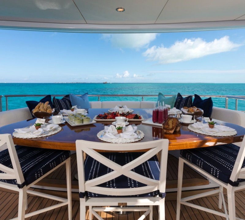 Alfresco Dining Image Gallery – Luxury Yacht Browser | by CHARTERWORLD ...